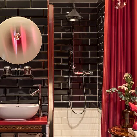 Exquis Hotel Parigi